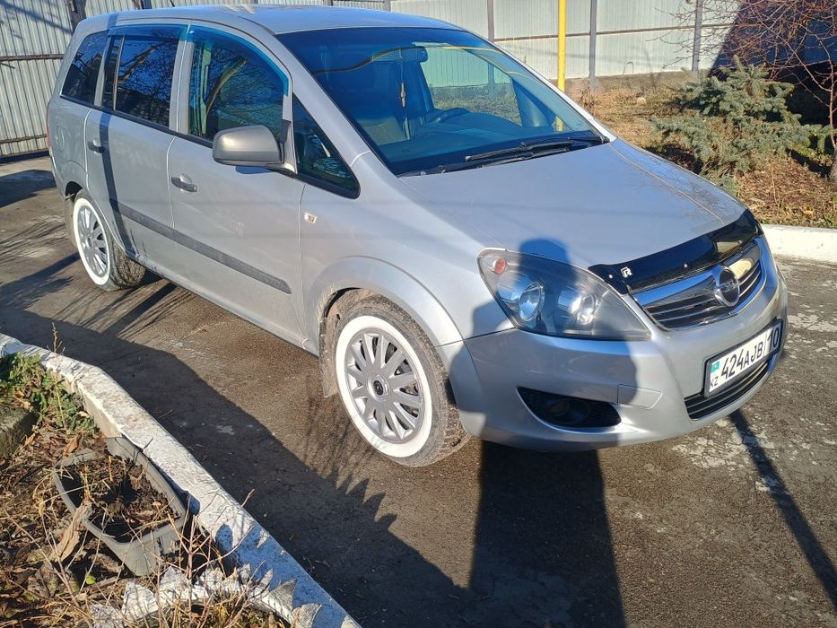 7 мест Опель Зафира