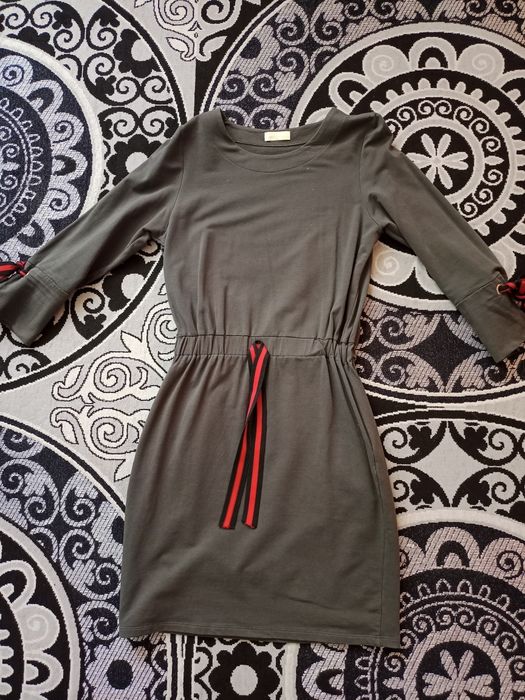 Продам платье недорого