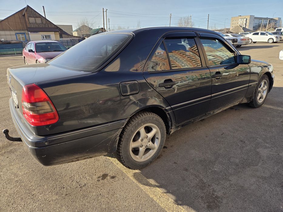 Продам Мерс с180   все работает