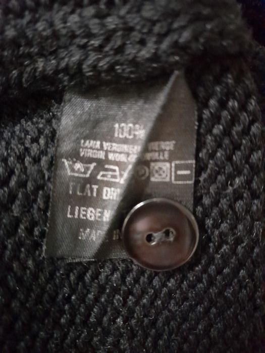 Pulover KM, lana virgina,36-38, 90 lei