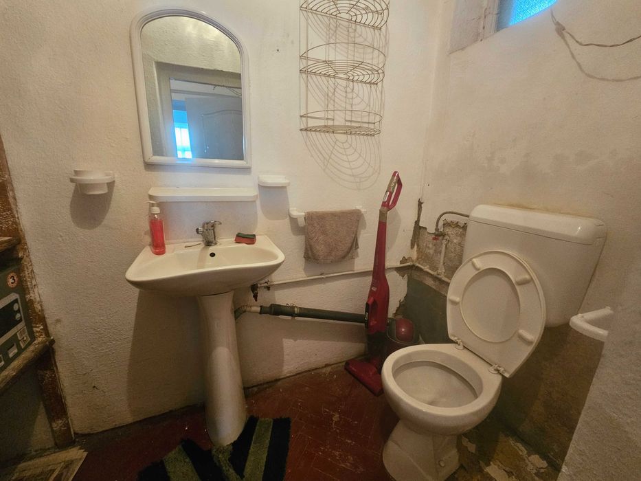 Apartament cu 1 camera in curte comuna