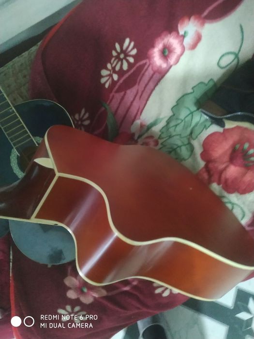 Гитара сатылады еки гитара