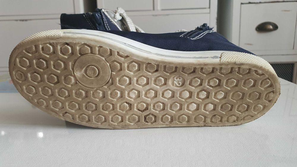 Tenisi inalti fete firma Stups marimea 32