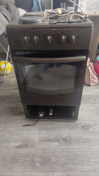 Продаеться Газо-электро плита