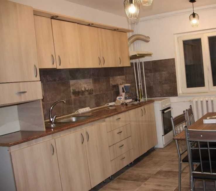 Дава се под наем Двустаен апартамент в Пловдив, Въстанически - 65 кв.м за 316.2 € - Снимка #1