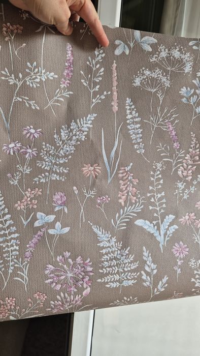 Продам тонкие обои 3,5 рулона