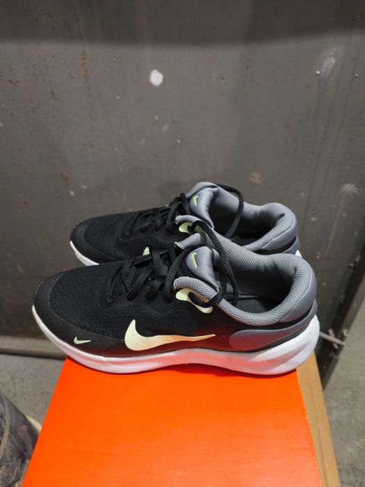 Маратонки      Nike