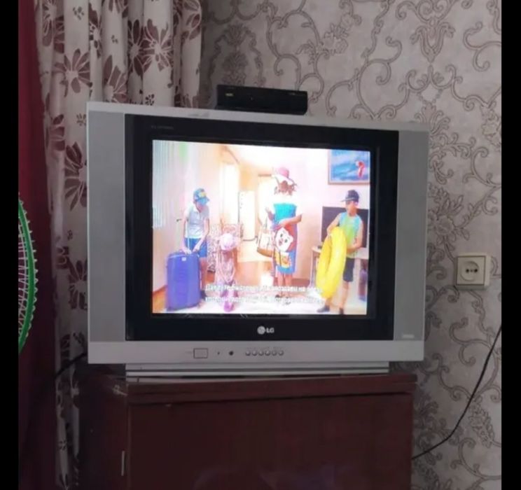 Телевизор LG, цена 20000