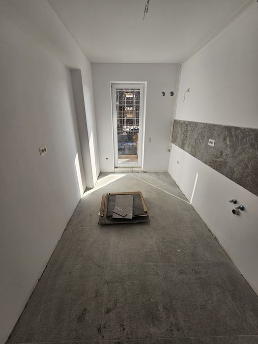 Apartament 2 camere, decomandat, etaj 1, Apărătorii Patriei