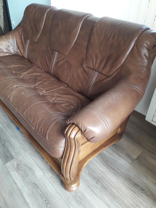 Кожен диван запазен масивен