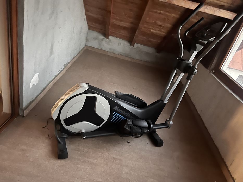 Vand bicicleta eliptica aproape noua