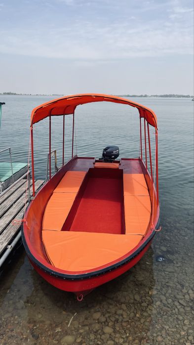 Катер с матором новый.