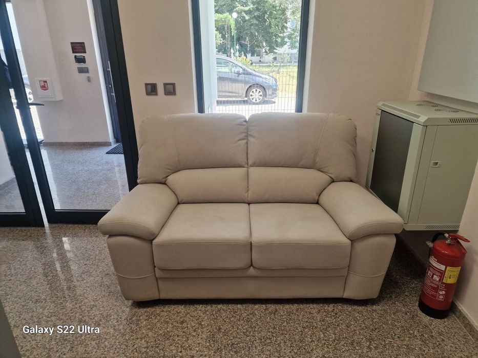 Диван   ( бежов)