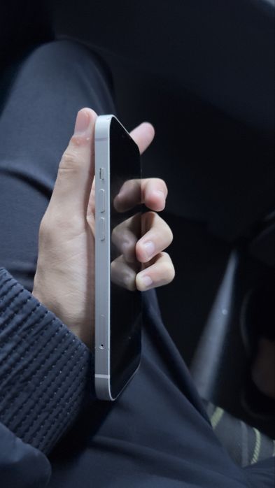 iPhone 13 White