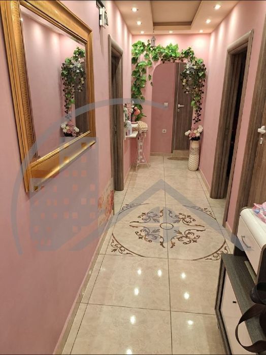 Продава се Четиристаен апартамент в Варна, Възраждане 1 - 94 кв.м за 2446 €/кв.м - Снимка #12