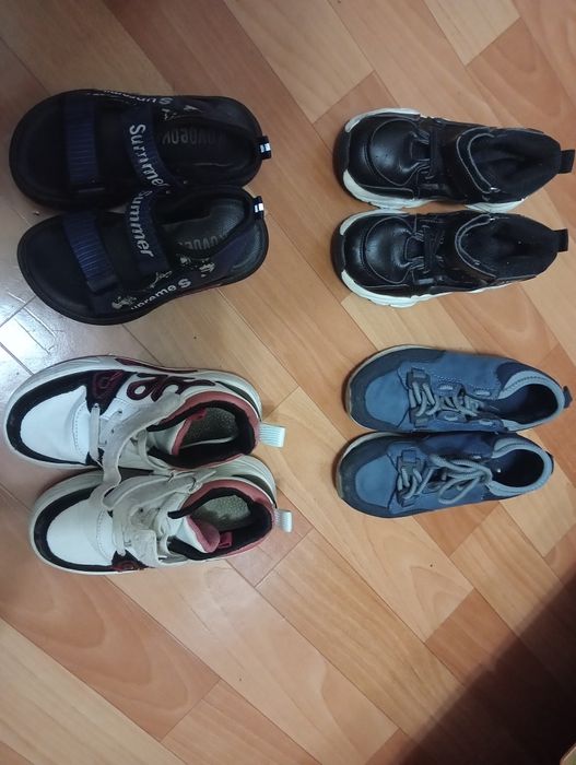 Продам детскую обувь