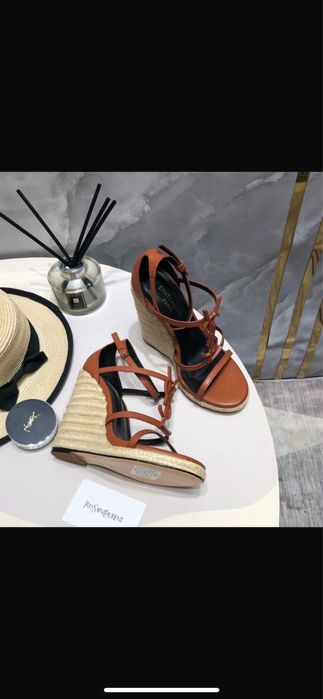 НАЛИЧНИ !Сандали YSL 24,6 см