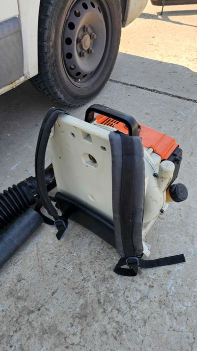 Бензинова раменна духалка STIHL BR 400