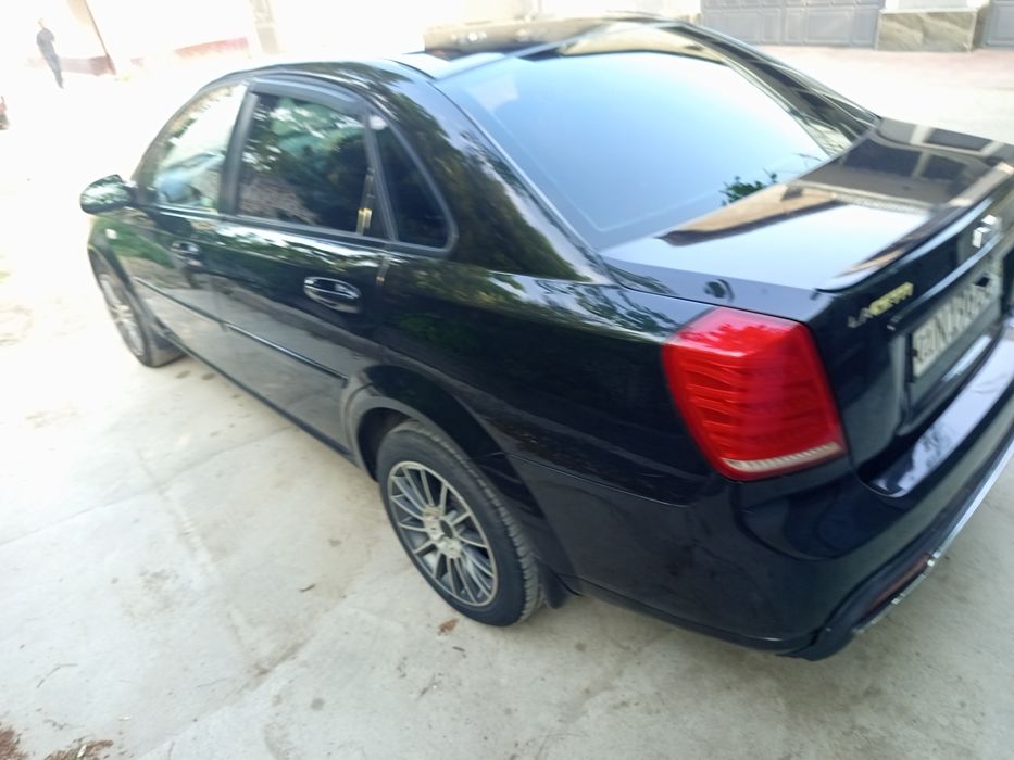 Ласетти жентра сотилади