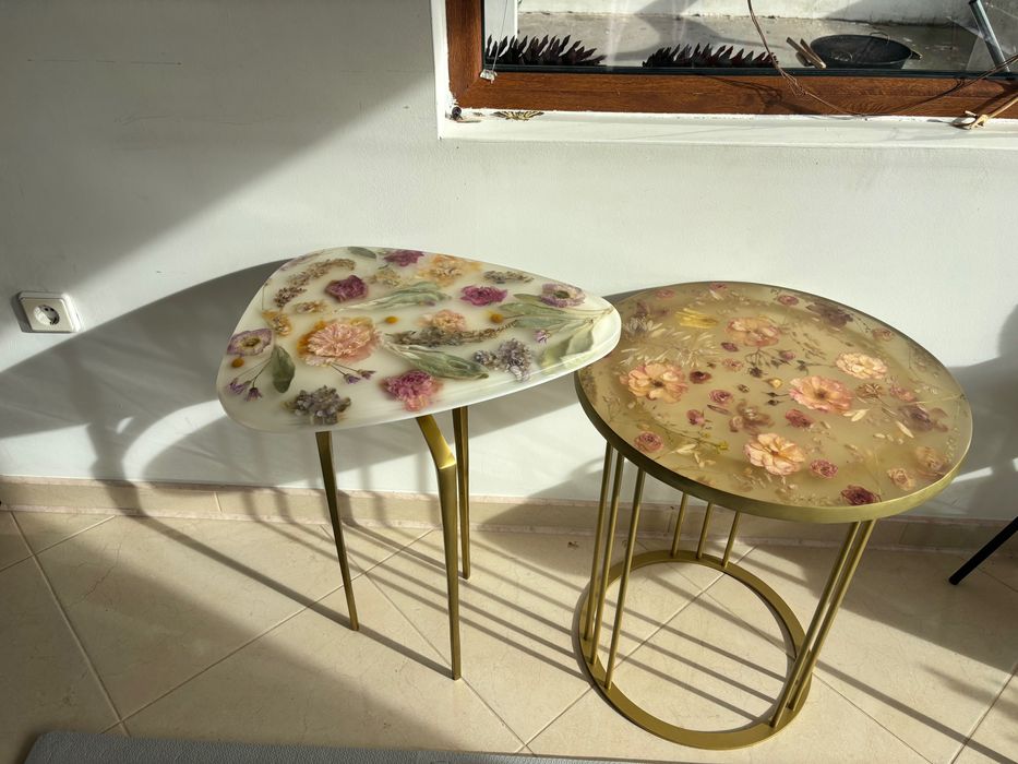 Маси от епоксидна смола с цветя