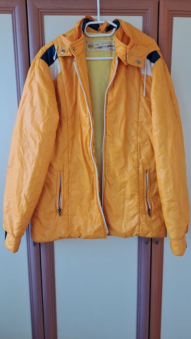 Продавам мъжко зимно палто и яке