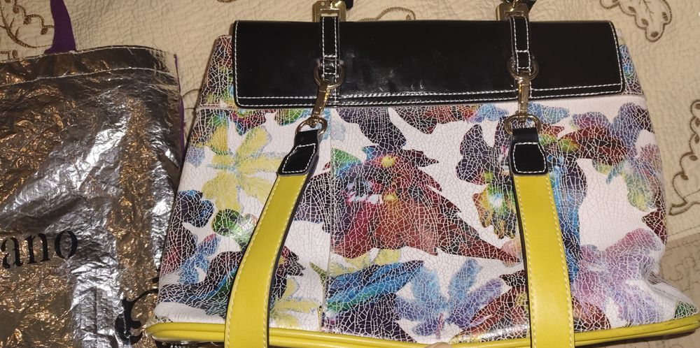 Продаётся сумка кожаная