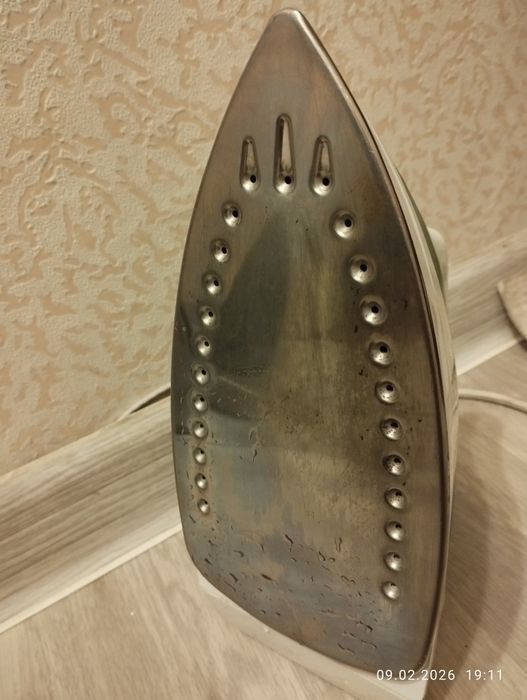 Утюги 3 шт рабочие по 2000 тг