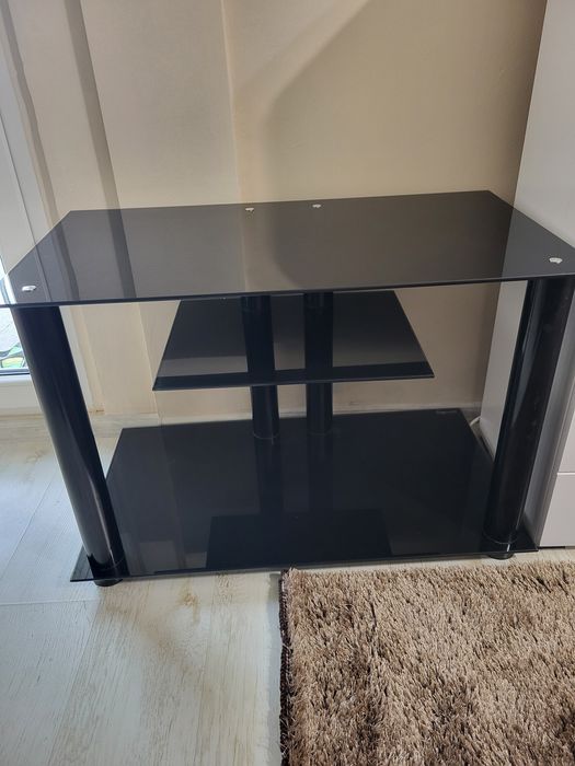 ТВ маса от стъкло