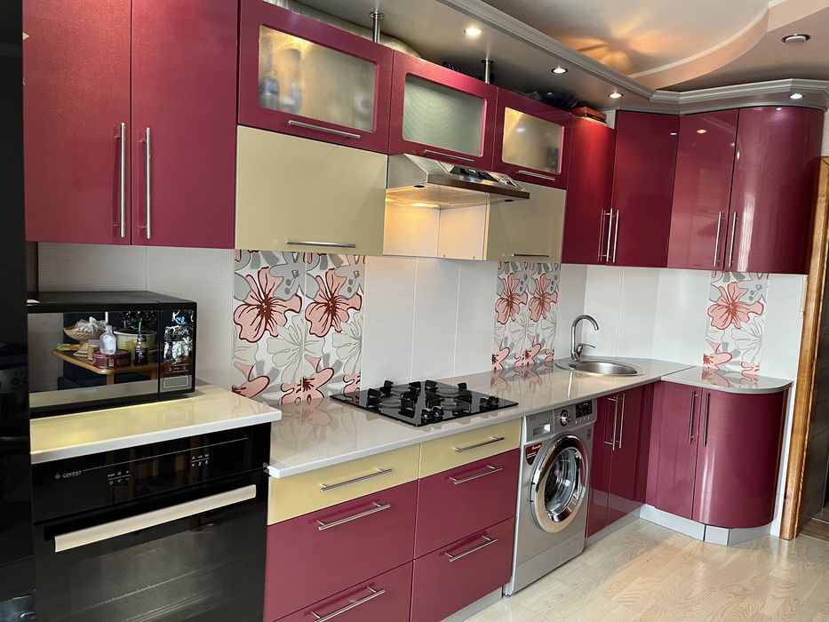 Кухонный гарнитур угловой