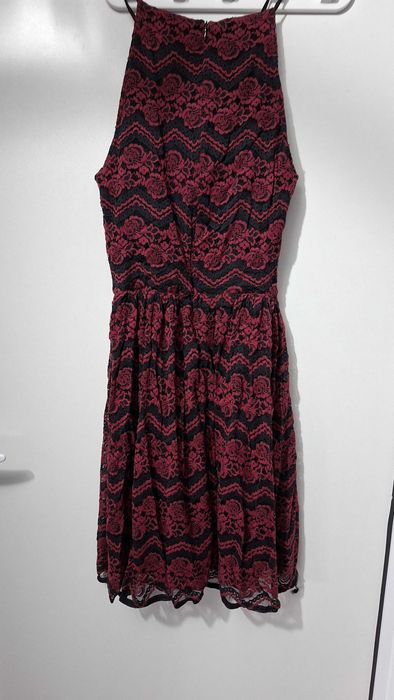 Ликвидация-AQUA дантелена рокля с халтер деколте и разкроена пола