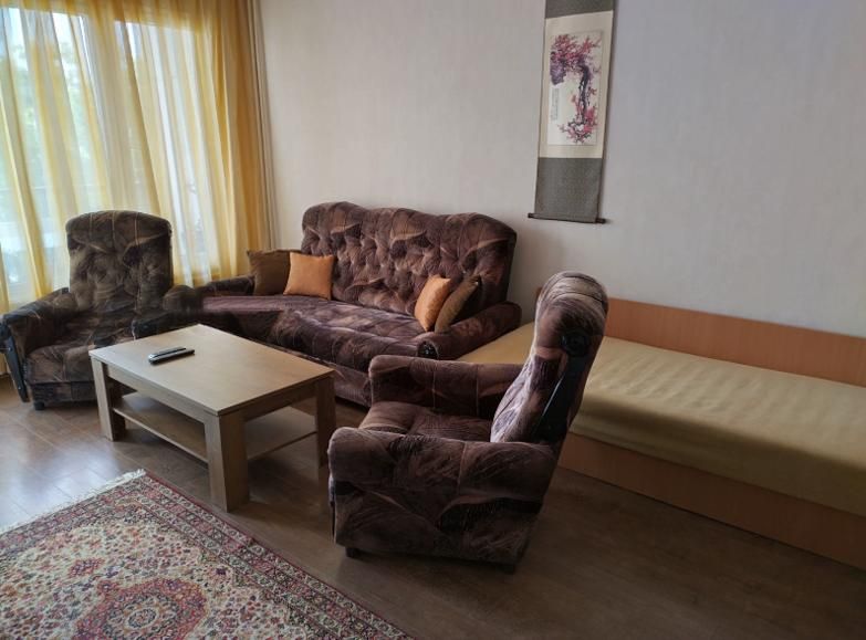 Дава се под наем Двустаен апартамент в София, Център - 70 кв.м за 550 € - Снимка #1