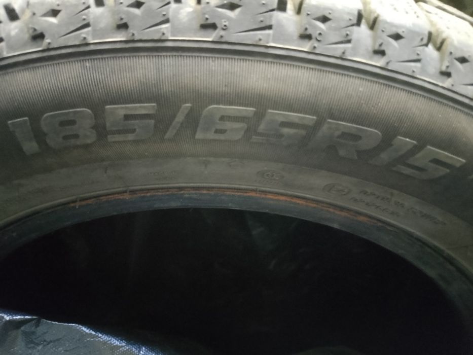 Продам зимние шины 185/65 R15