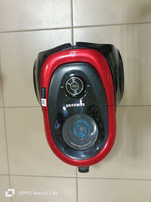 Пылесос Samsung.