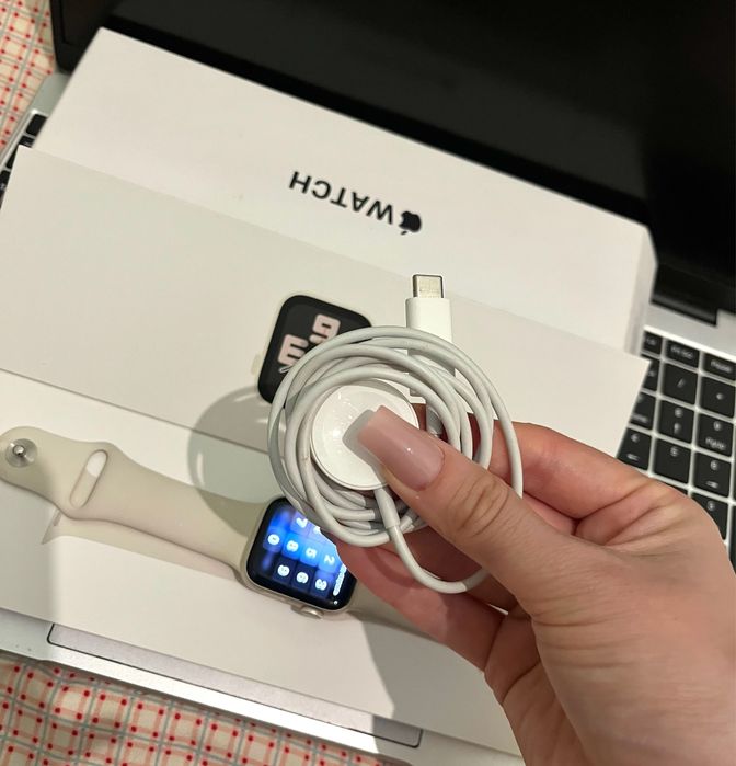 Apple Watch SE 2 (2024)