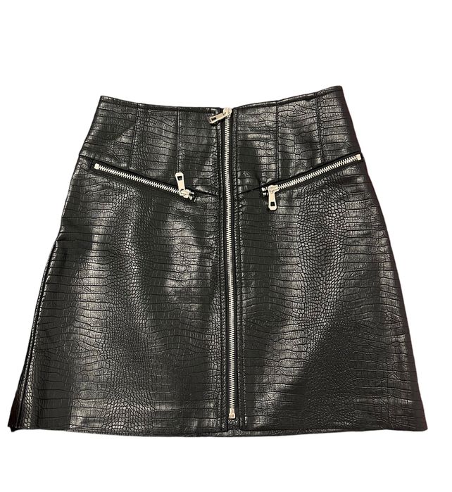 Черна кожена пола