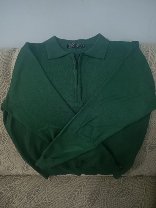 Жасыл түсті тенниска