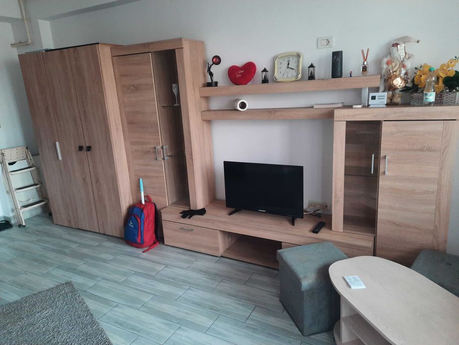 Inchiriez garsoniera Militari Residence