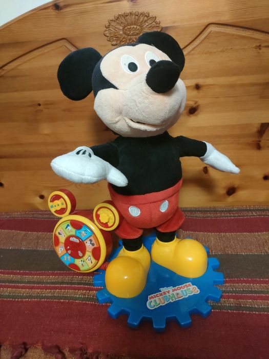 Jucării de pluș cu baterii muzicale