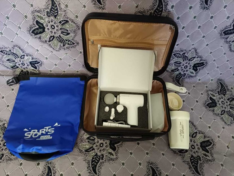 Продам спортивный набор 4 в 1 (массажер + шейкер + аксессуары)