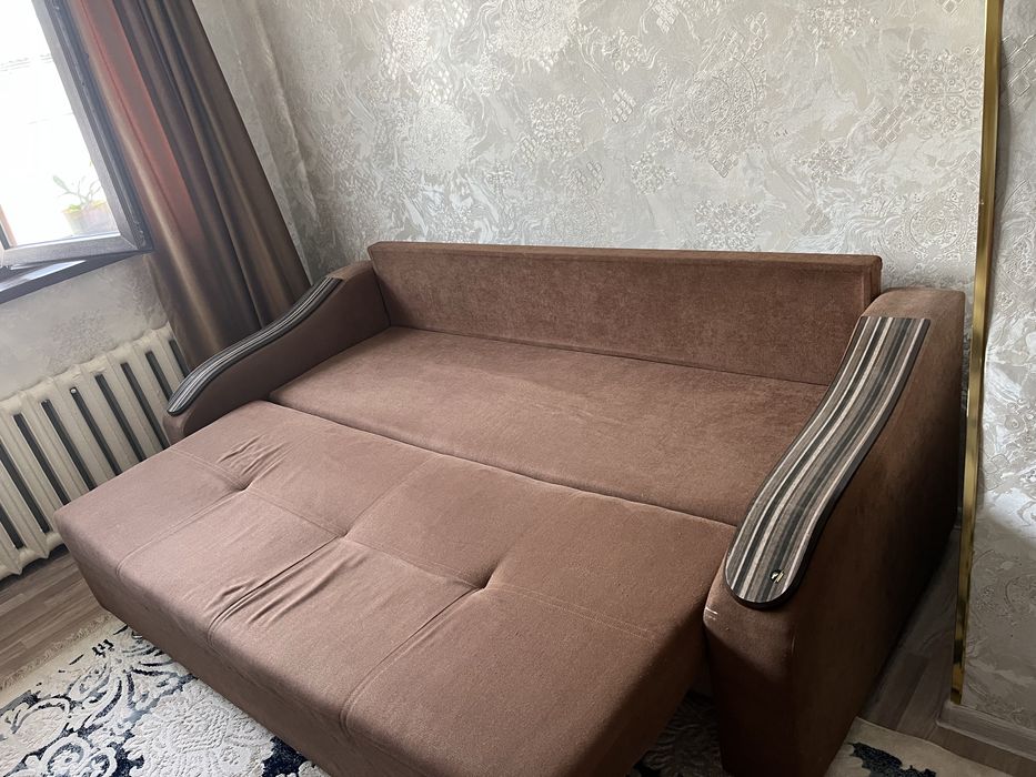 Диван в хорошем состоянии