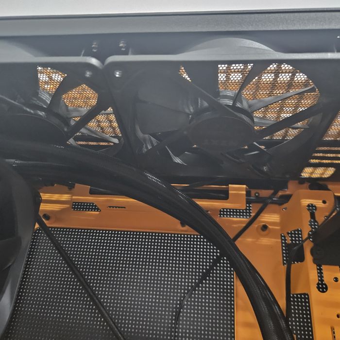 Vand carcasa Jonsbo Z20 aproape nou