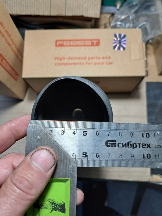 Запчасти автомобиль.