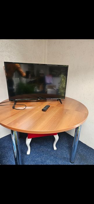 Vand Televizor LG diagonala display 80 cm model 32LJ500U stare impecab