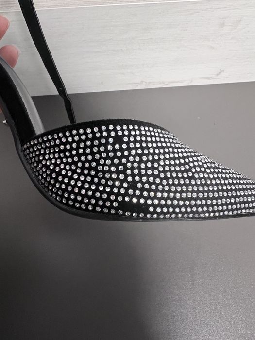 Дамски токчета с камъни