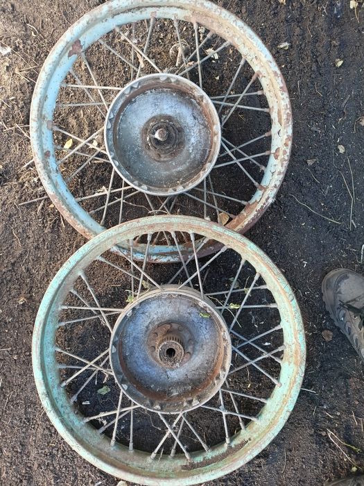 колёса от мото ИЖ-ПЛАНЕТА 3