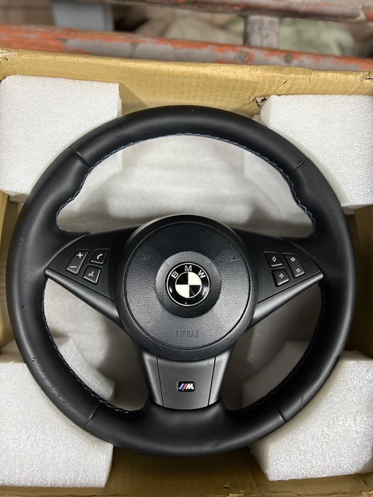 Прлдам руль M-tex на Bmw E60