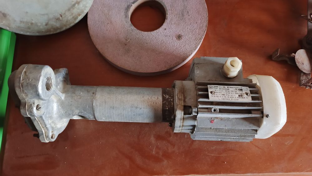 Насос водяной с двигателем