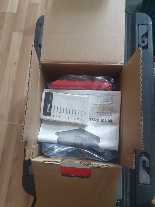 Vind lanterna Milwauke M 18 PAL-o