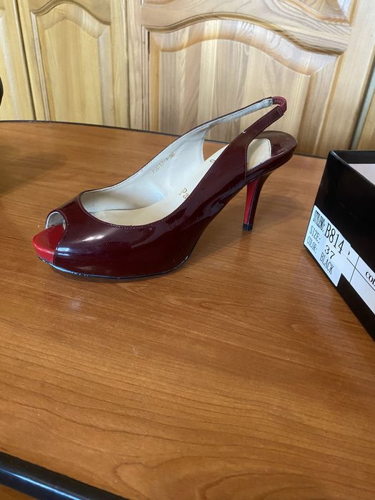 Продам босоножки 37р