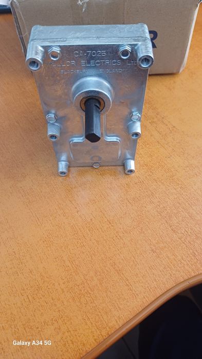 Motoreductor nou centrale cazane peleti cu rotita de rezerva 4 rotatii